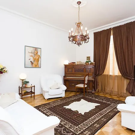 Apartment On Nezavisimosty12 *