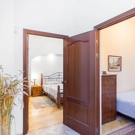 Apartment On Nezavisimosty12